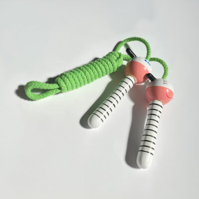 Skipping rope giraffe